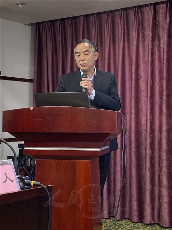 圖說:四川大學段玉明教授發表。 人間社記者楊秀蓮攝 圖說:四川大學段玉明教授發表。 人間社記者楊秀蓮攝