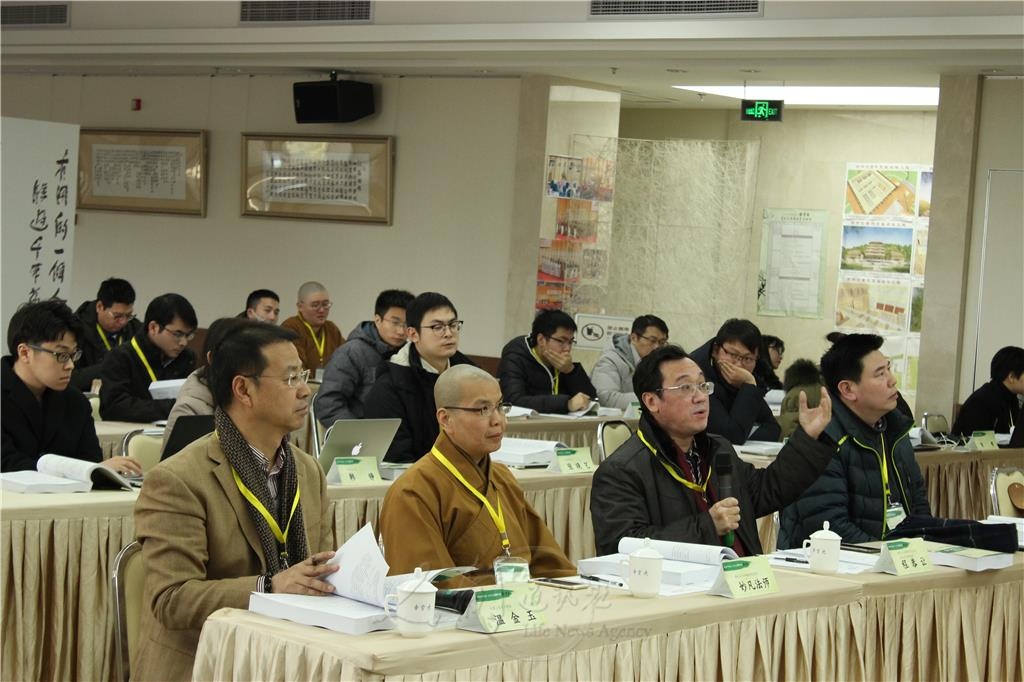 圖說：開幕式後進行論文發表，學員活躍發表，評委認真聆聽及點評。 人間社記者梁韜攝