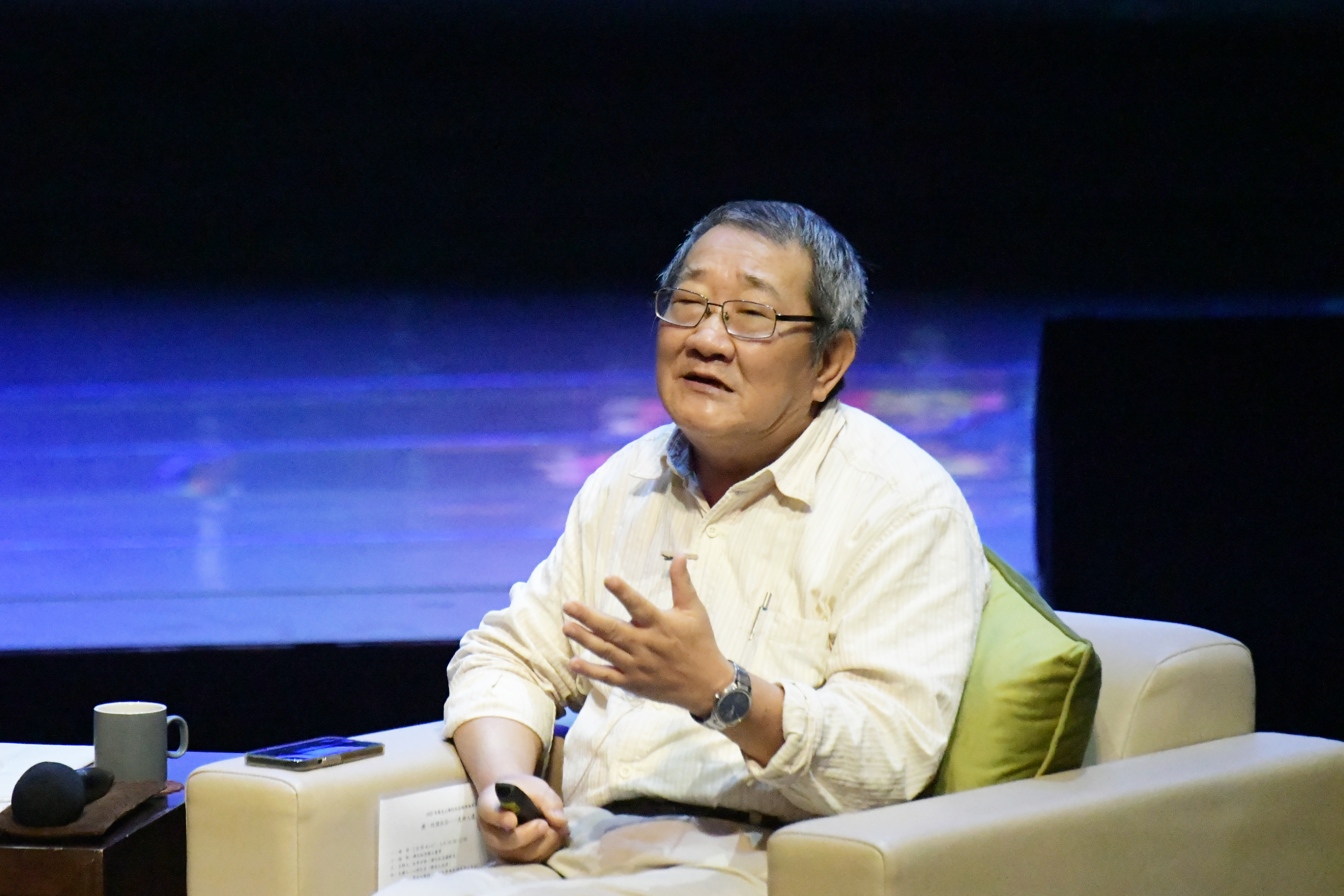 萬金川教授提及，歷代記述佛陀生涯的文獻中，真實的佛陀往往被神話所遮蓋，大師這本《釋迦牟尼佛傳》，提供一條近距離看到佛陀的道路，讓我們得以在真理的路上，遇到真實的佛陀。